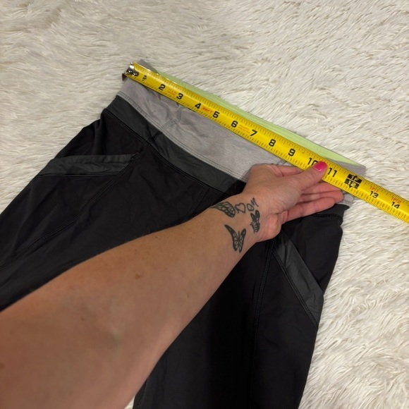 Lululemon Women's Chase Me Crop Cropped II Running Leggings Pants Size 4 - Picture 10 of 15